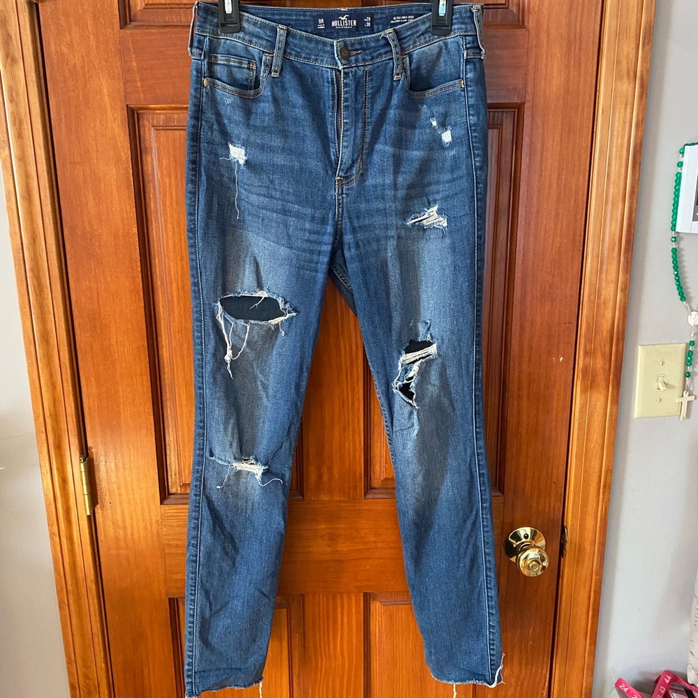 Hollister jeans 9R stretch ripped